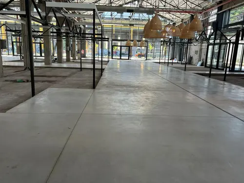 COMPLEJO COMERCIAL PLANTA UNO